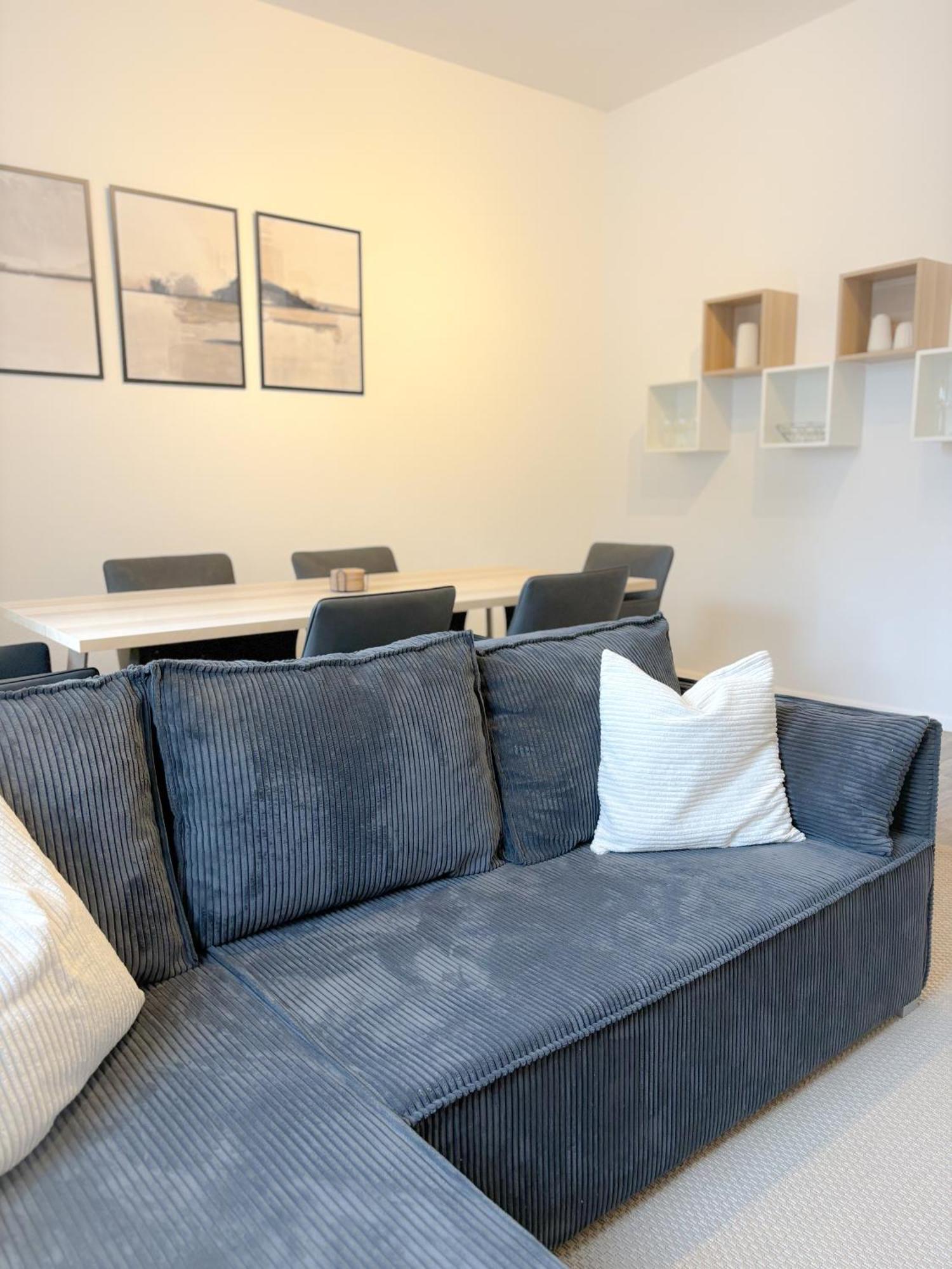 Helles City Apartment Fuer Familien & Gruppen Neu-Ulm Esterno foto