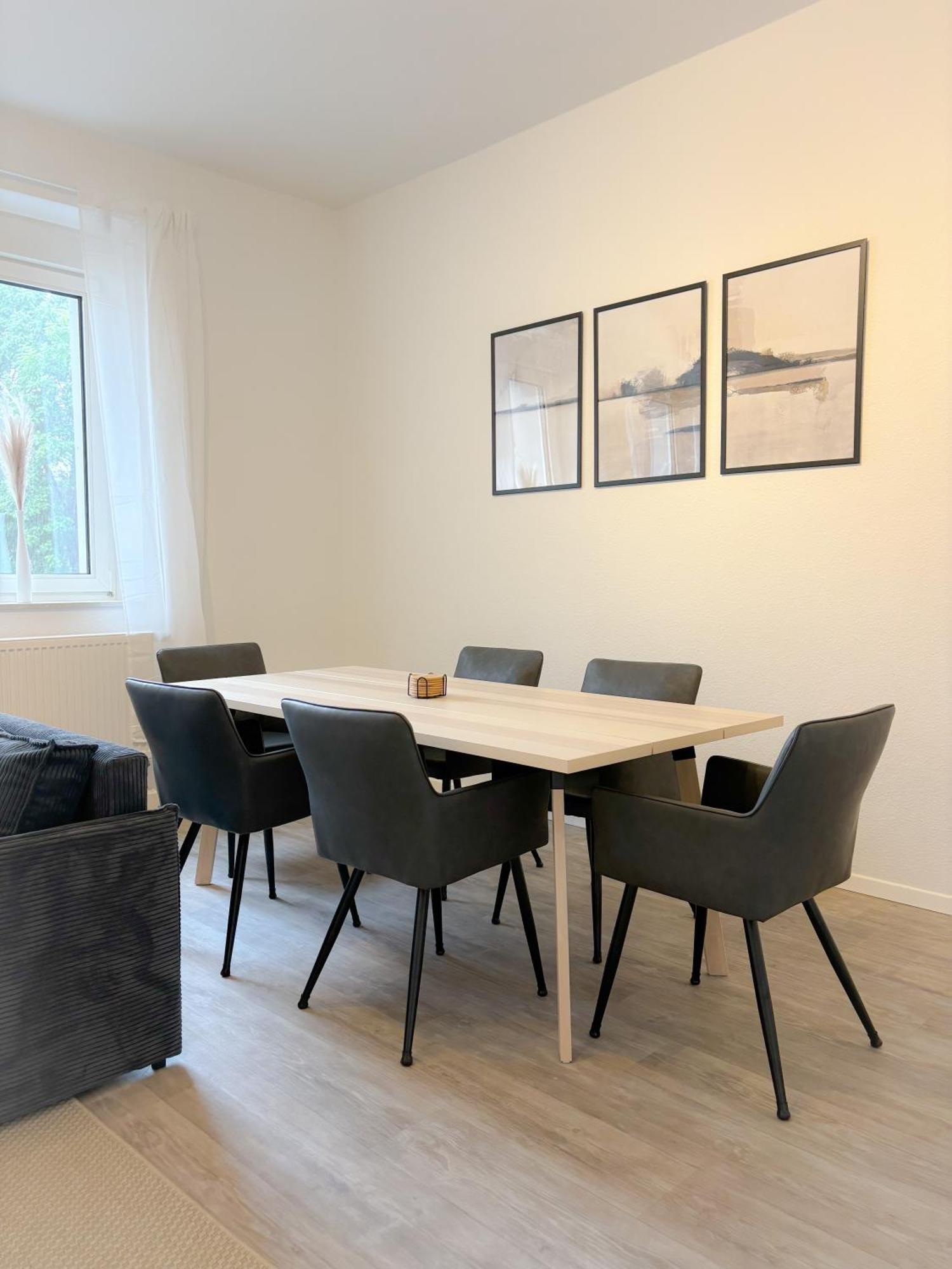 Helles City Apartment Fuer Familien & Gruppen Neu-Ulm Esterno foto