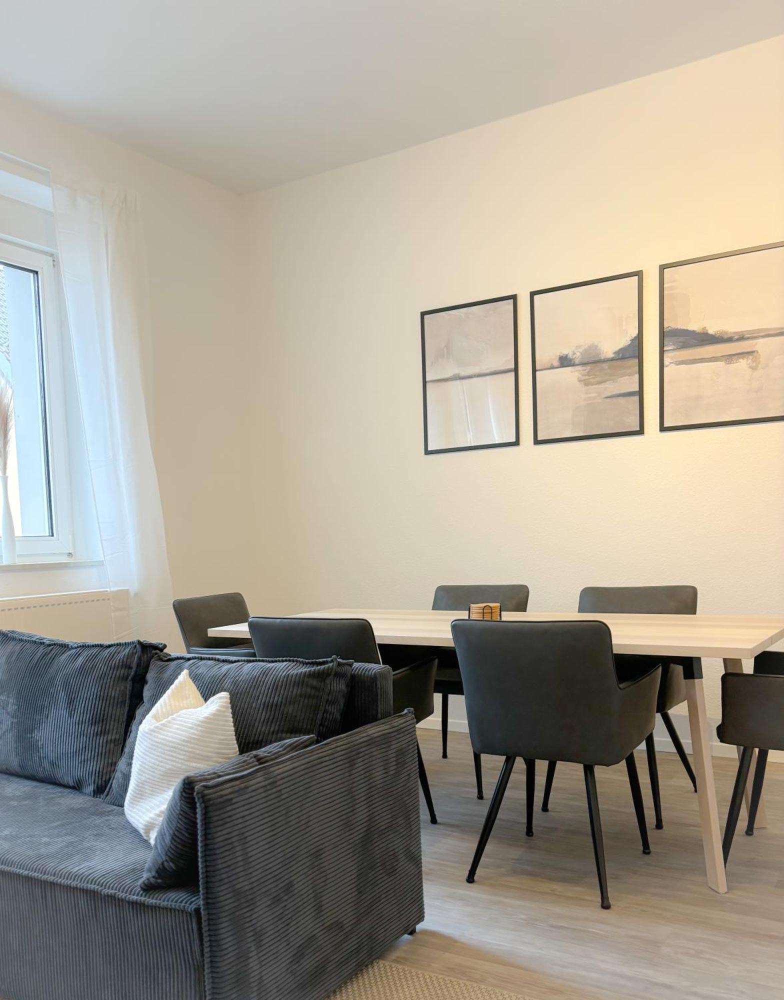 Helles City Apartment Fuer Familien & Gruppen Neu-Ulm Esterno foto