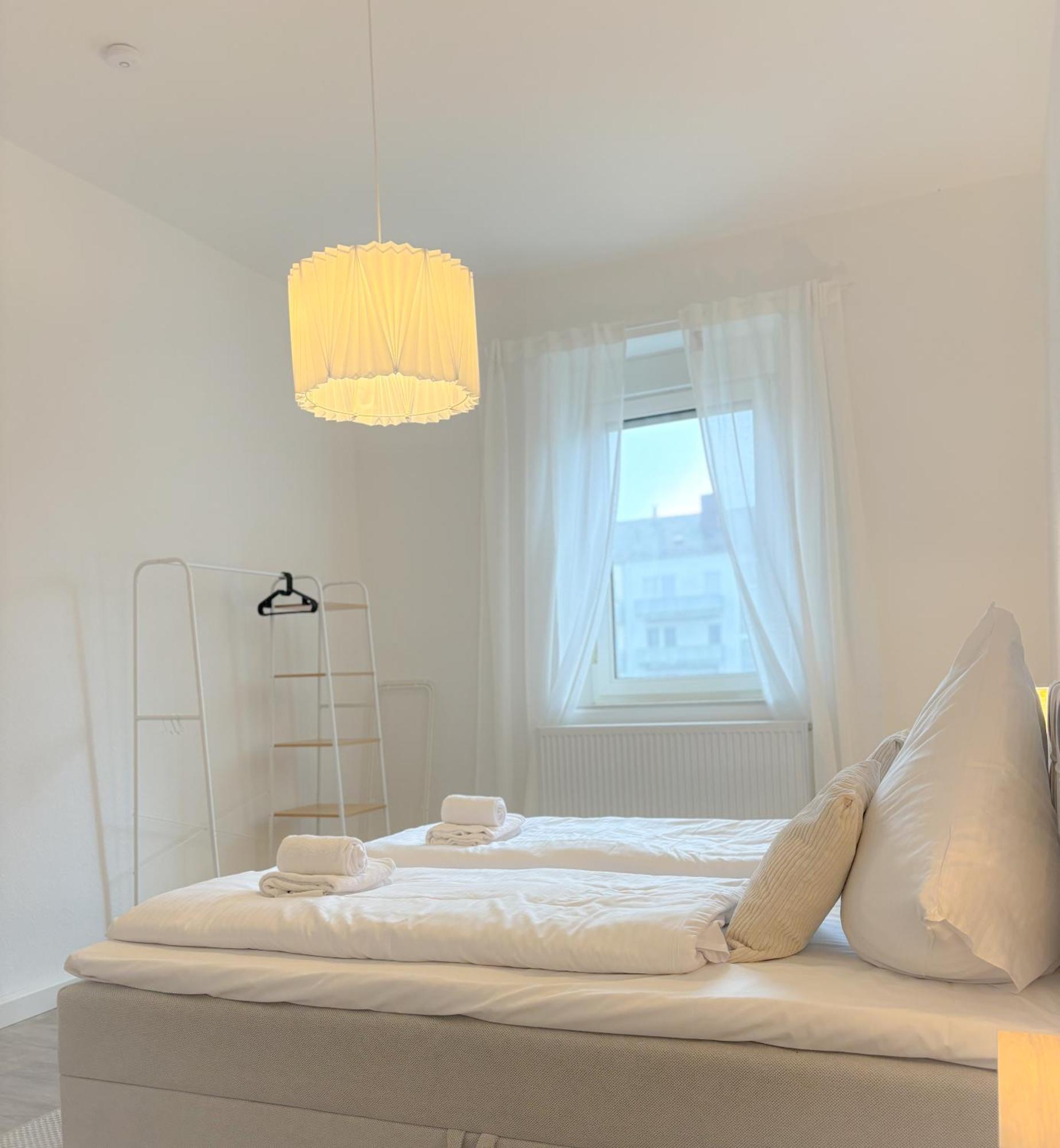 Helles City Apartment Fuer Familien & Gruppen Neu-Ulm Esterno foto