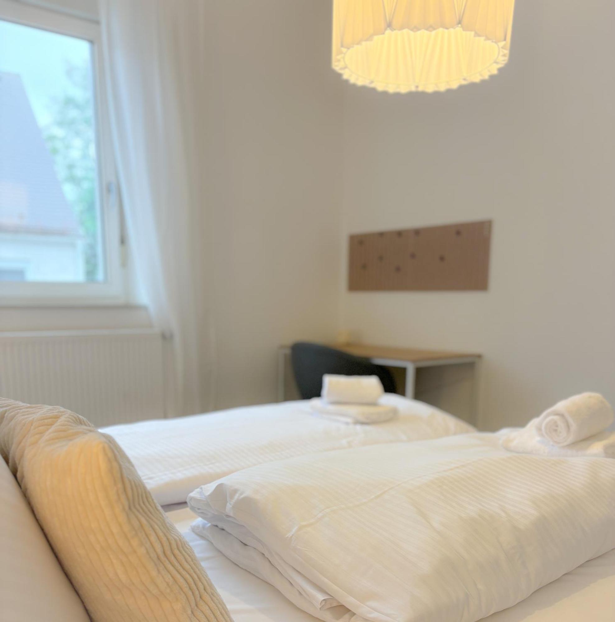Helles City Apartment Fuer Familien & Gruppen Neu-Ulm Esterno foto